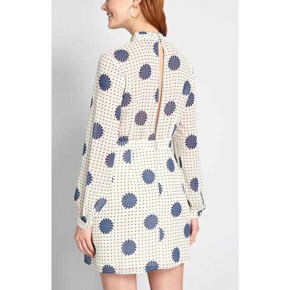 Modcloth Retro Disco Dress Mini Short Open Back Long Sleeve Size 8 Ivory Blue - Picture 2 of 13